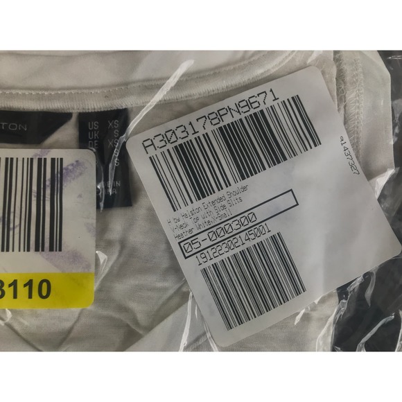 Halston Extended Shoulder V-Neck  white Top Side Slits Tee XS New A303178 - Picture 4 of 5